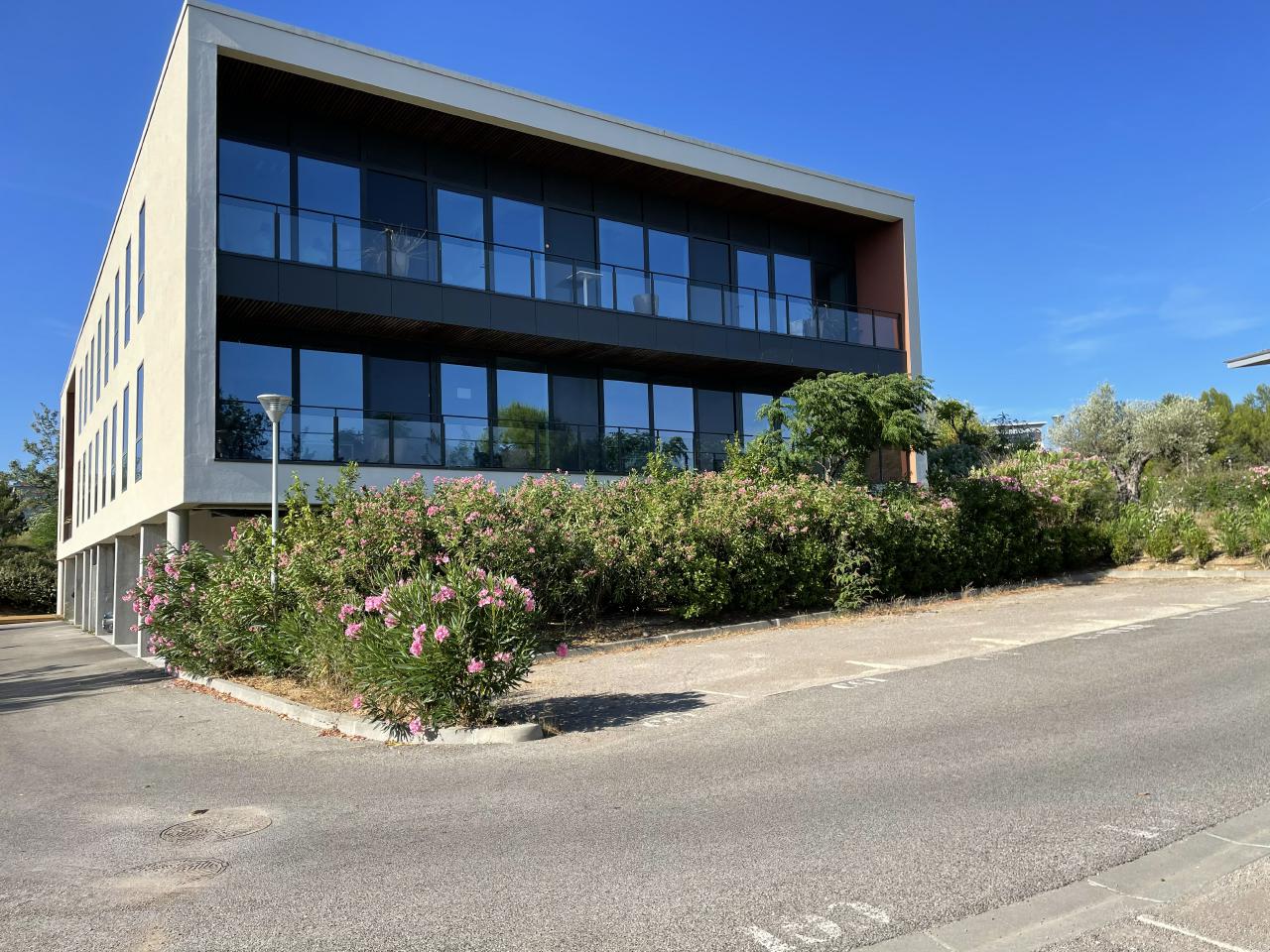 Bureau Aix-en-Provence 1053m² Location bureau Aix-en-Provence Bouches-du-Rhône OLBUR2314514 0